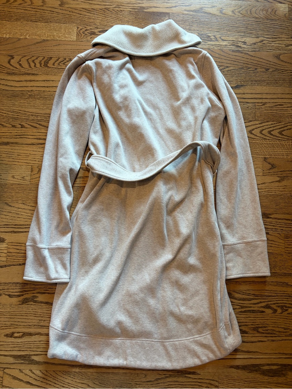 Ugg Robe Oatmeal Cream - Picture 2 of 9
